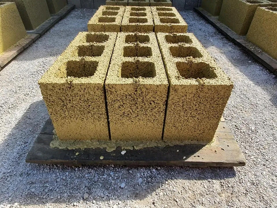 BLOCK 15x20x40 AMARILLO